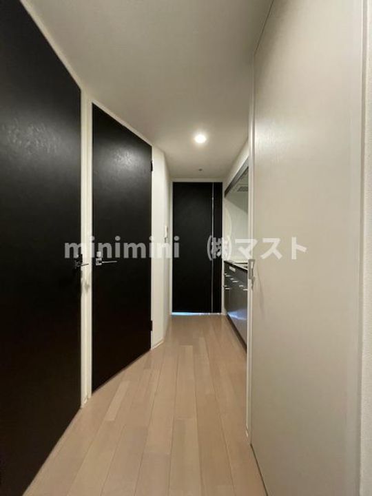 セレニテ本町エコートの玄関