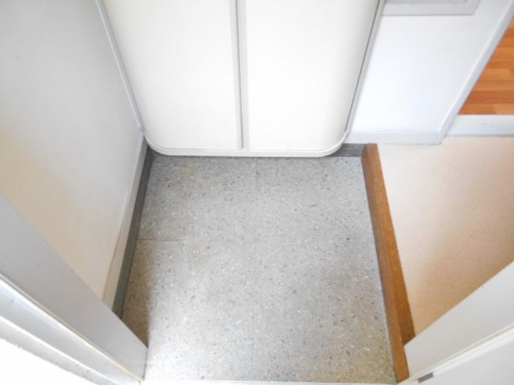 シャトー鶴の玄関