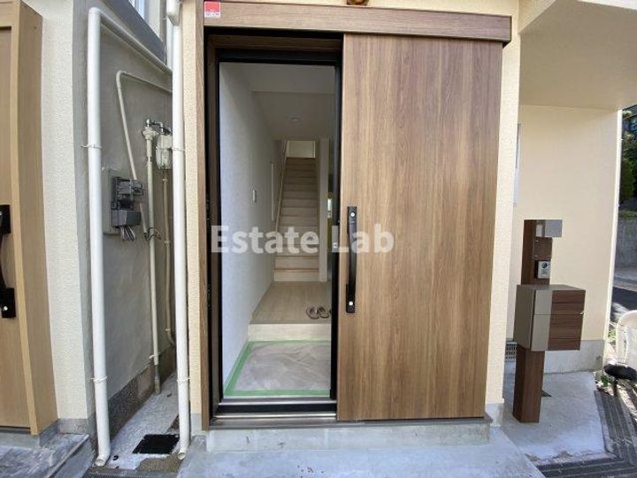 兵庫県神戸市須磨区離宮前町1(一戸建)の賃貸物件の玄関