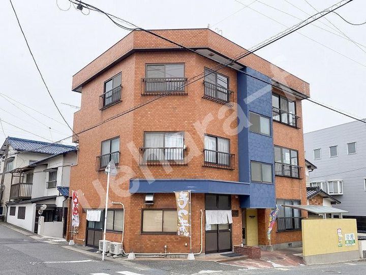 ロイヤルセゾンの外観