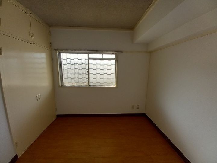 はやとやマンションの居間