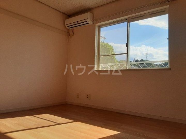 コーポまどかの居間