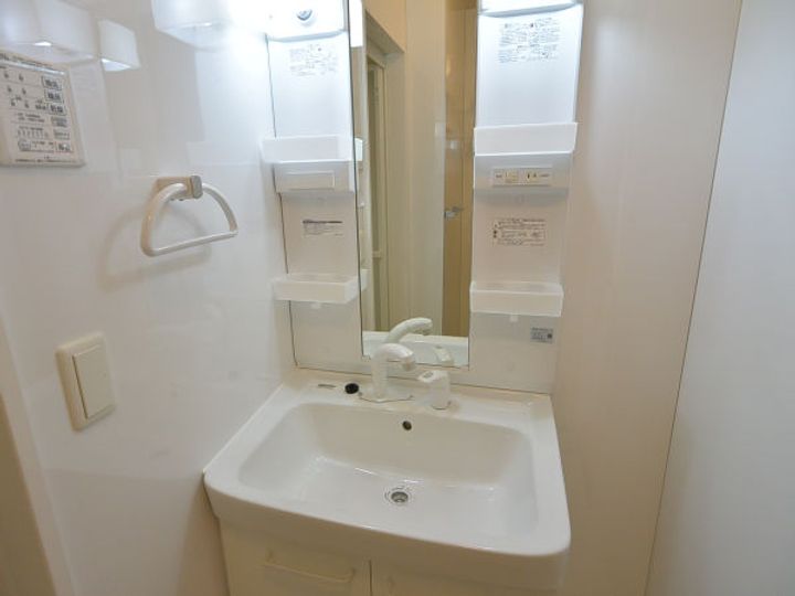 ティアラ Aの内装