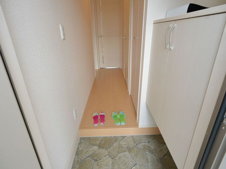 ティアラ Aの玄関