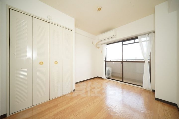 朝日プラザパレ・セーヌの居間