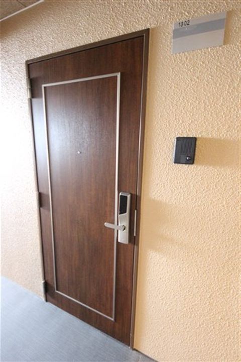 イグレック南本町の玄関