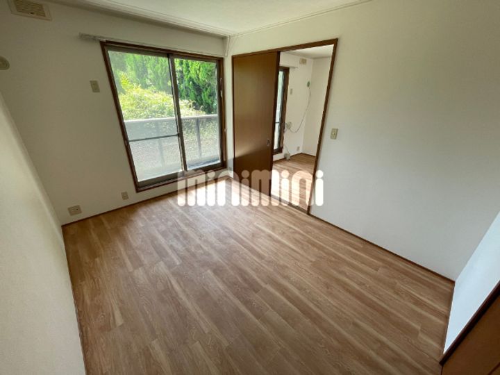 プランドール Aの居間