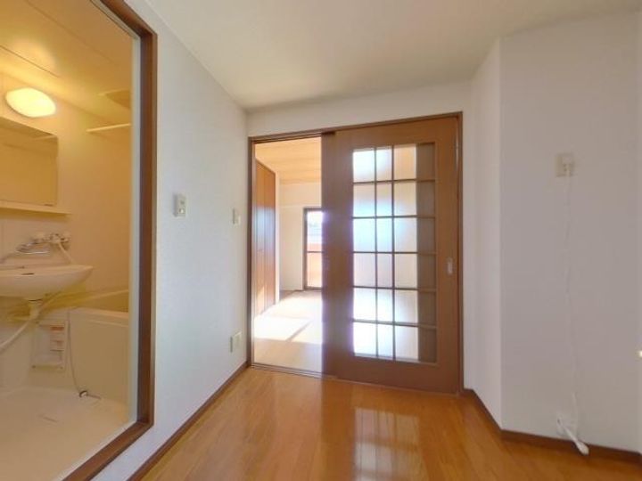 会津ロイヤルマンションの居間