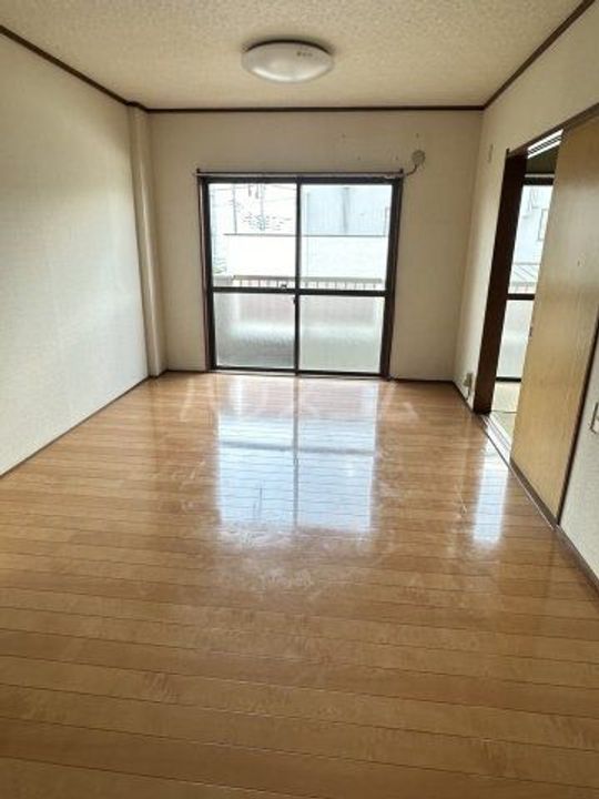 南台レジデンスの居間