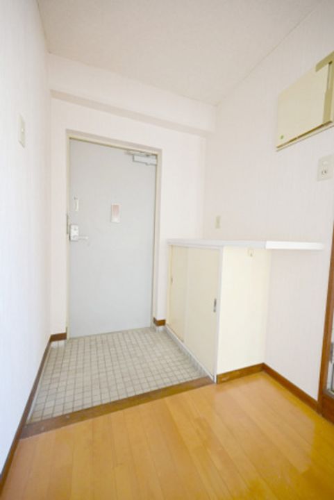 大松己斐ビルの玄関