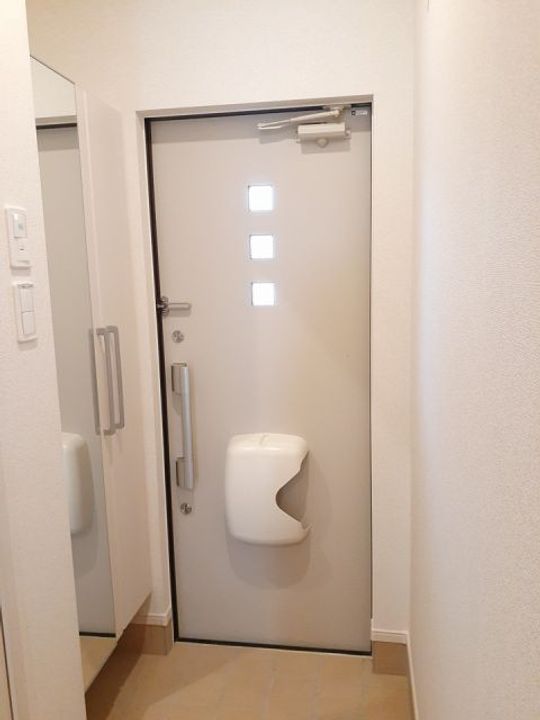 福島県伊達市保原町字旭町(アパート)の賃貸物件の玄関