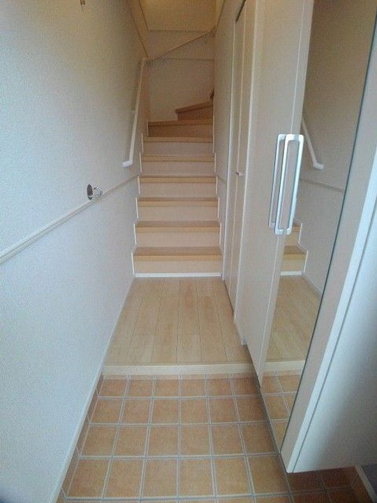 広島県福山市神辺町字徳田(アパート)の賃貸物件の玄関