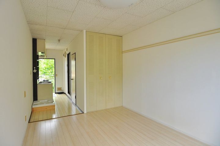 神奈川県横浜市金沢区谷津町(アパート)の賃貸物件の居間