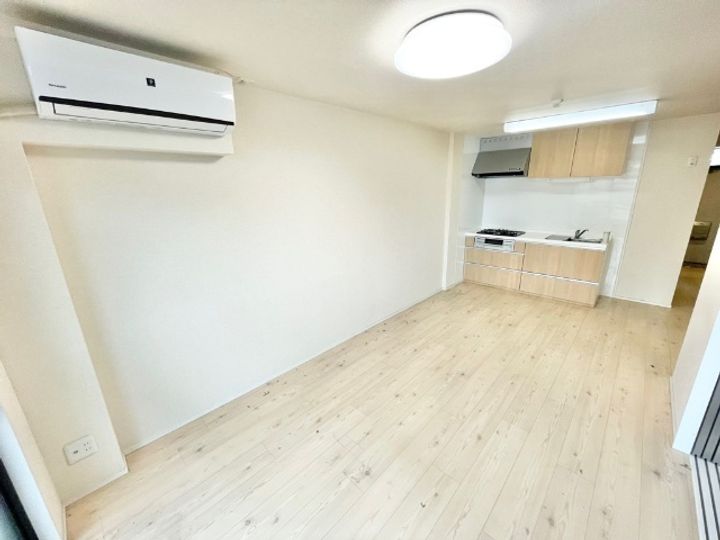 シャトー原市の居間