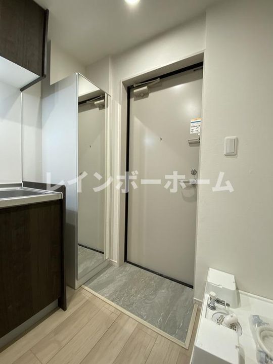 埼玉県八潮市大字木曽根(アパート)の賃貸物件の玄関