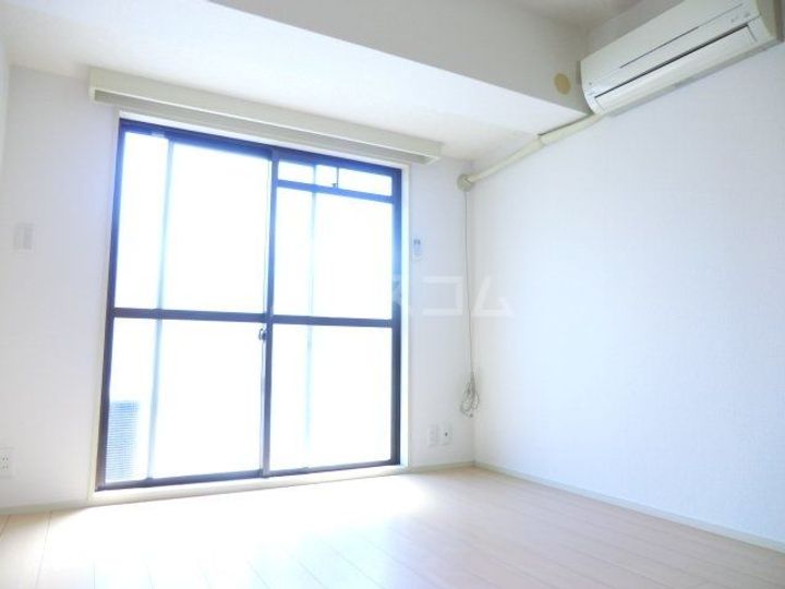 フラワーハイツの居間