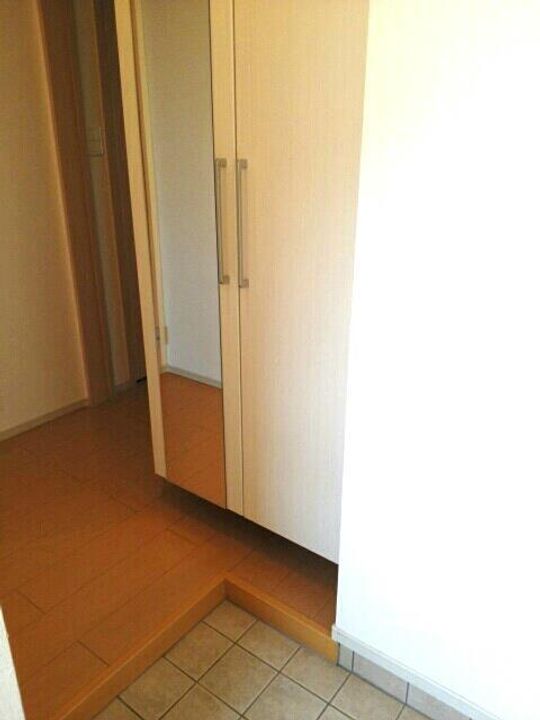 メゾンフレーズIIIの玄関