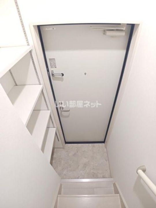 広島県広島市東区戸坂山根2(アパート)の賃貸物件の玄関