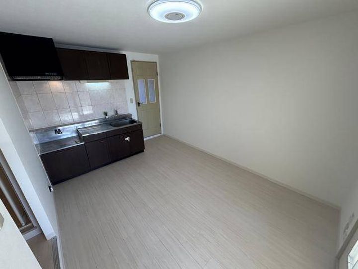 フォレスト深田の居間