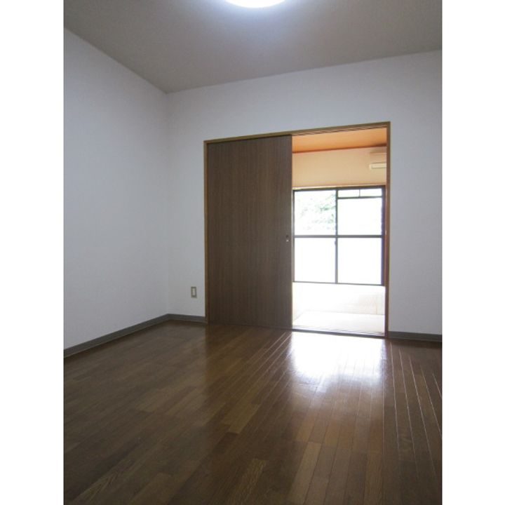 アメニティヴィラ広町の居間