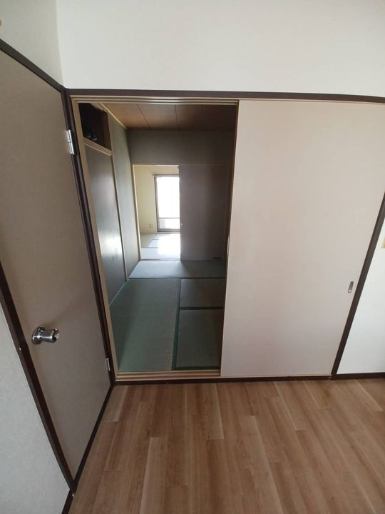 カムリイン東田Iの内装