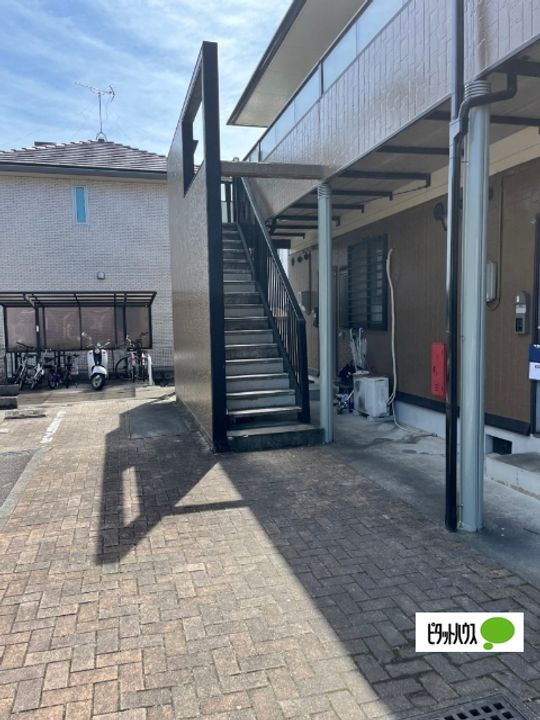 メゾン小土ヶ丘の地図