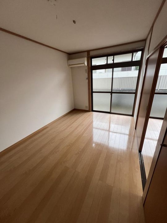 第二ロイヤルハイツの居間