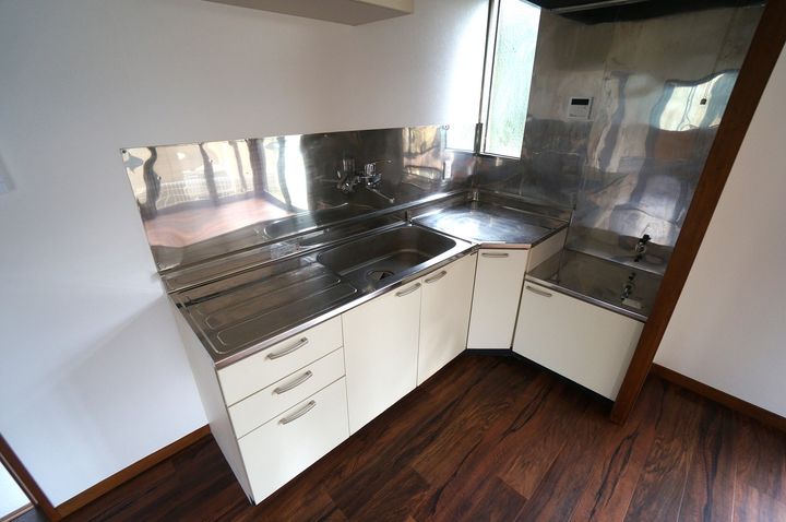 千葉県八街市八街ろ(一戸建)の賃貸物件のキッチン