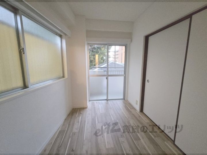 アドバンス香里の居間