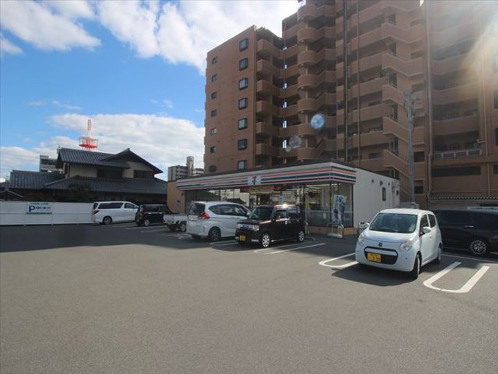 プレシアス本町A棟の周辺
