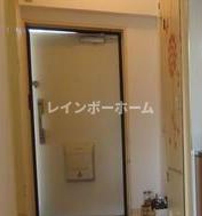 志木住宅の玄関