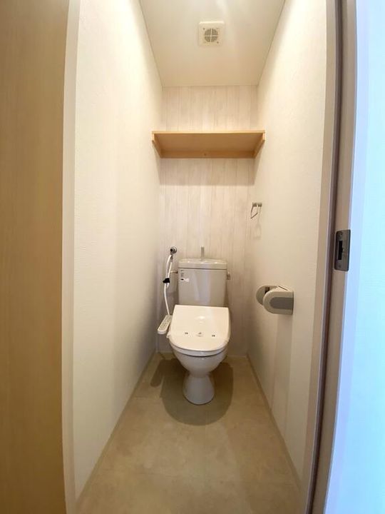 メープル川沿の内装