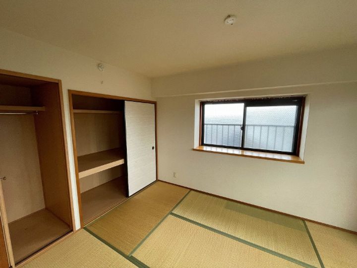 シャトー建川の内装