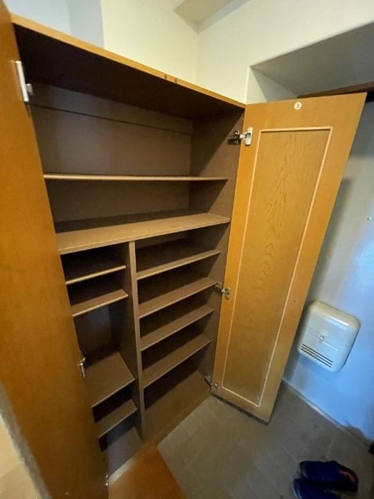 シャトー建川の玄関