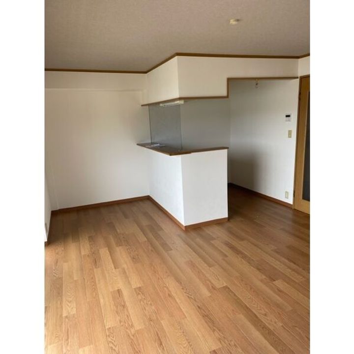 コーキア神楽の居間