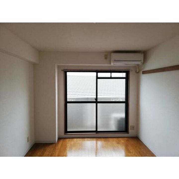 メゾン・ド・ミュゼの居間