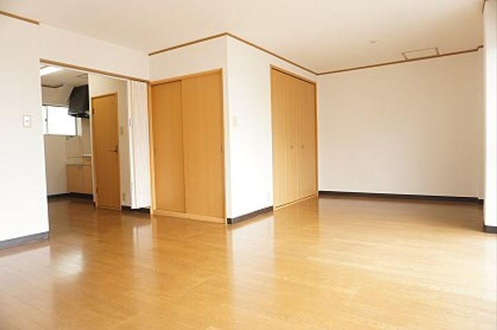 東京都調布市仙川町2(マンション)の賃貸物件の居間