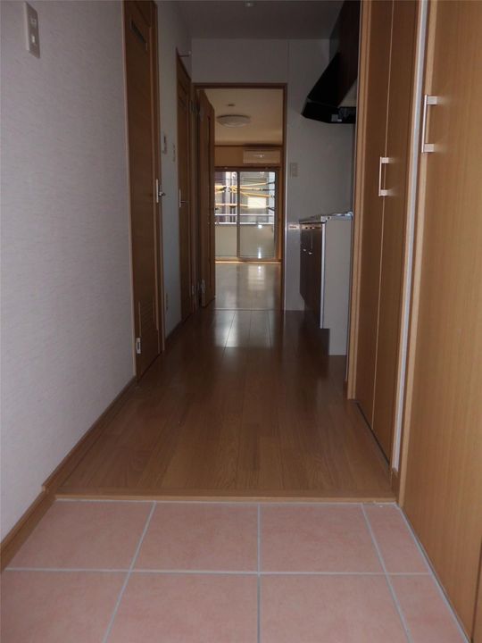 サンフラビル今町の玄関