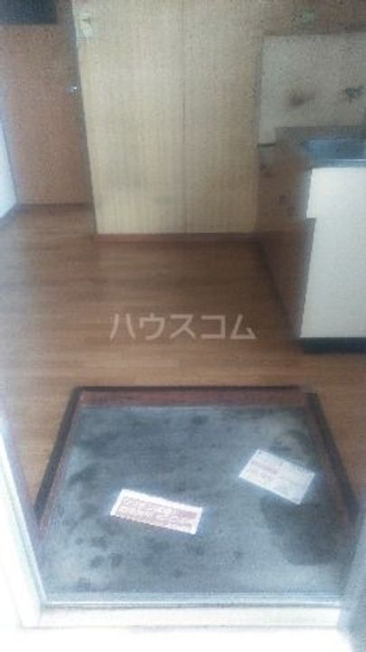 安池マンションの玄関