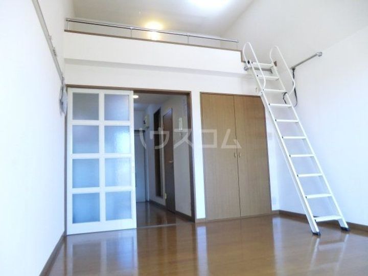 アイリス船橋の居間