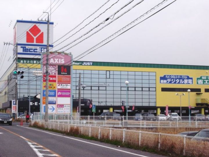 アズールの周辺