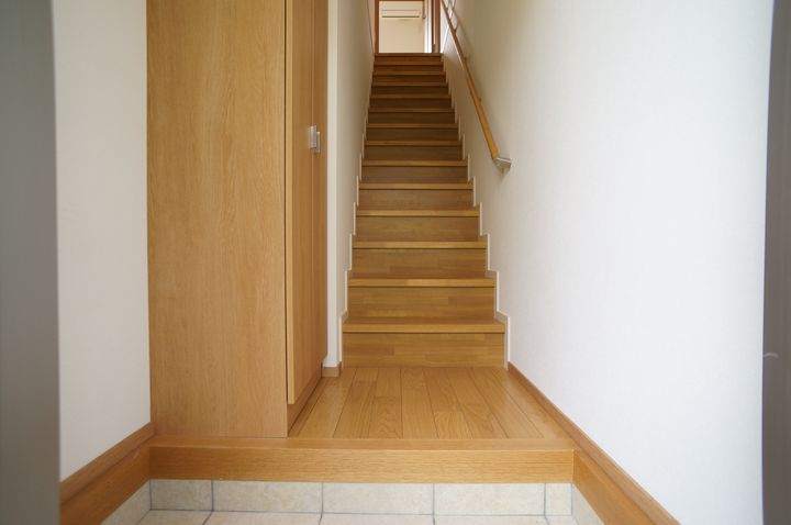 フォレストメゾン二木の玄関