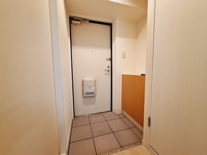ラ・フィーネ弐番館の玄関