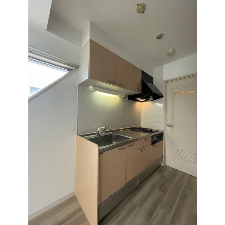 夢飾人ビルのキッチン