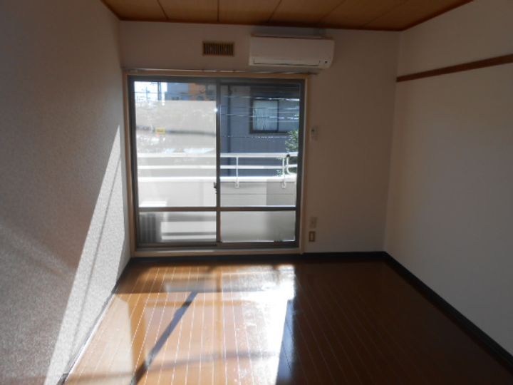 山崎ハイツの居間