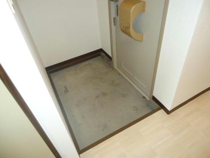 メゾン・ヴェルデュールの玄関