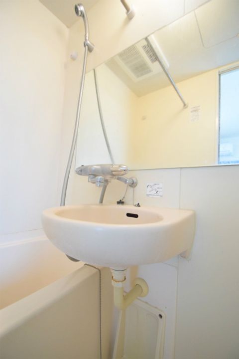 Five leaf 穂波の内装