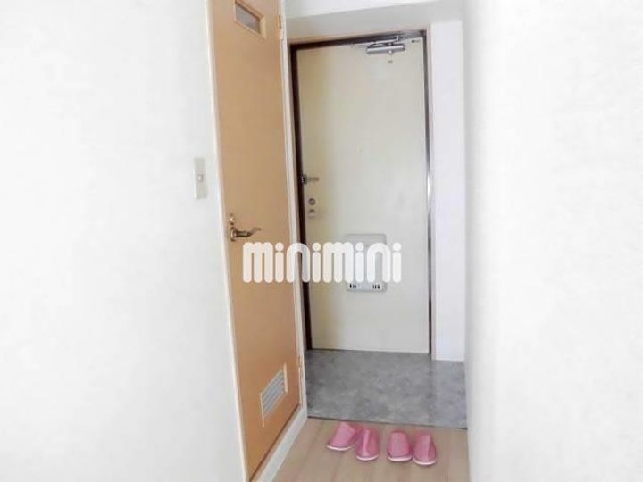 シャルムジャルダンの玄関