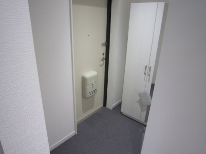 広島県福山市川口町2(マンション)の賃貸物件の玄関