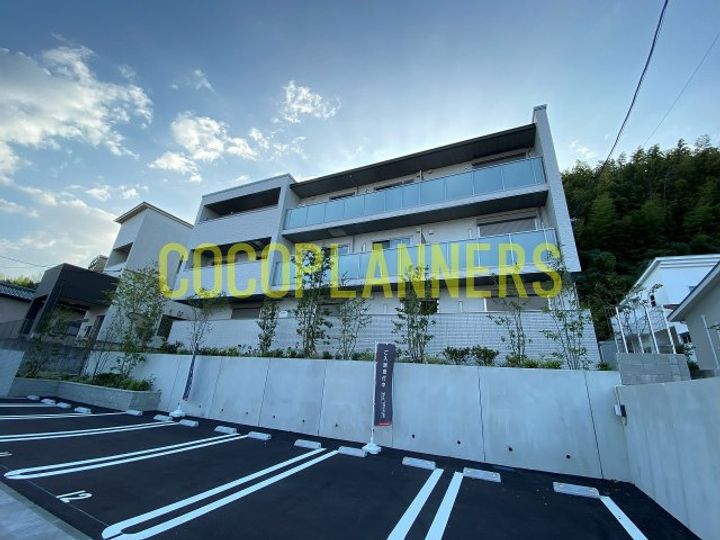 シャーメゾン壺川の外観